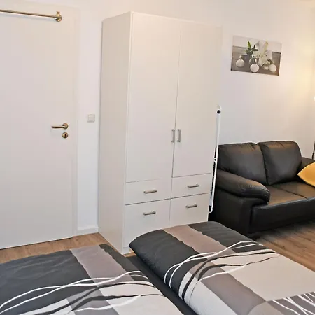 2-raum-ferienwohnung Mit Terrasse In Ruhiger Lage! * Goehren (Ruegen)