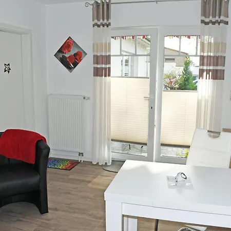 2-raum-ferienwohnung Mit Terrasse In Ruhiger Lage! Apartment Goehren (Ruegen)